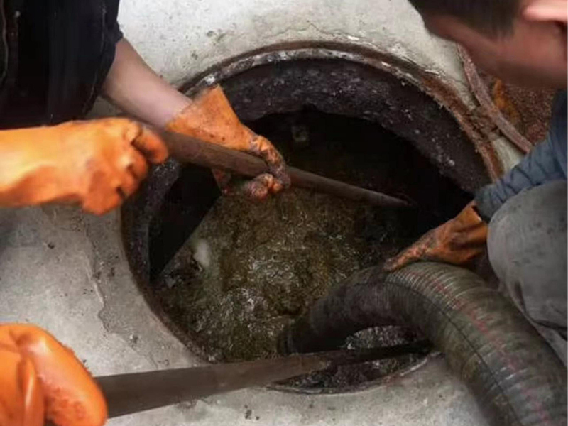 增城清理化粪池时如何避免沼气的危害?